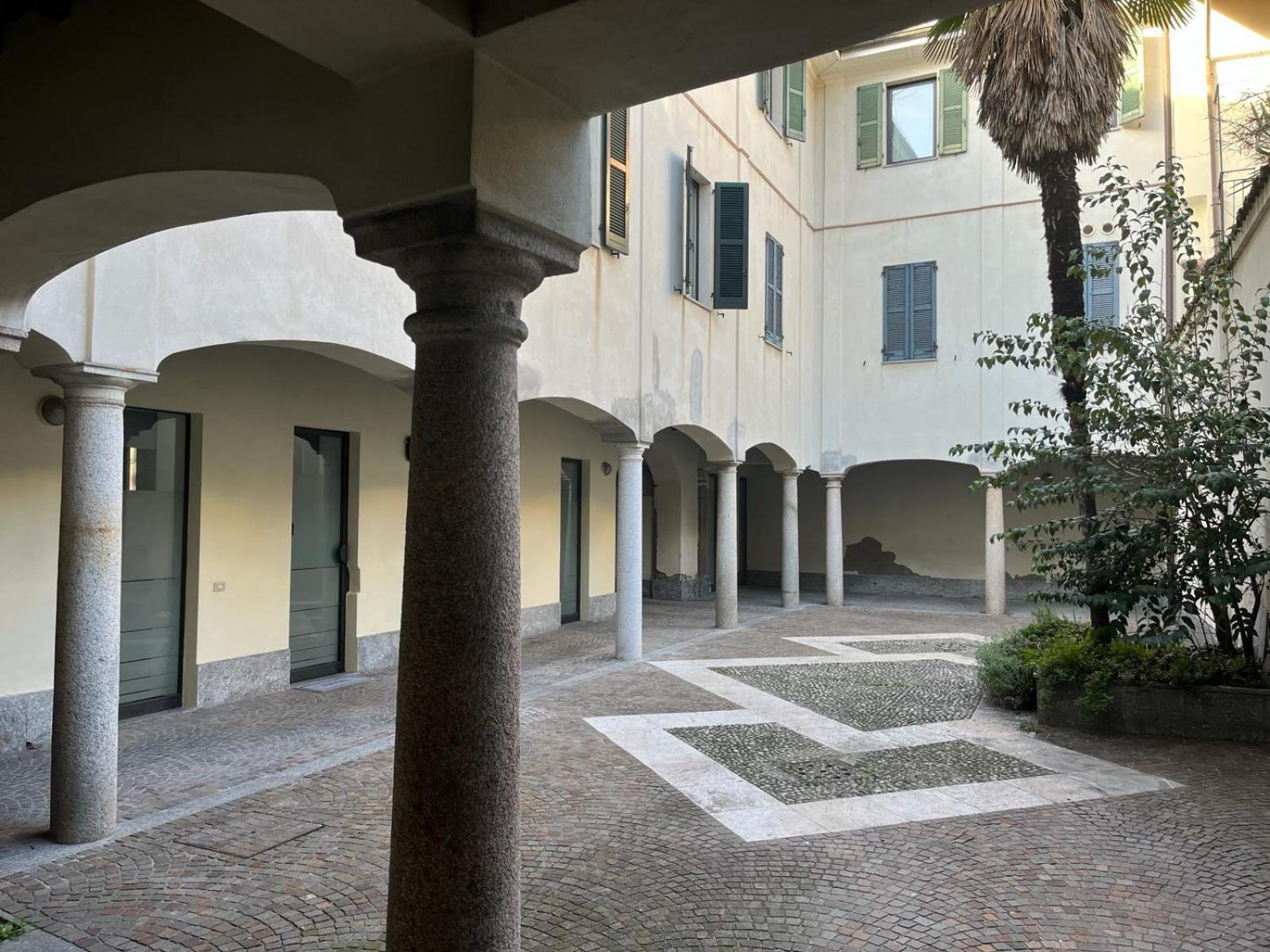 Loft Matteotti - Studio In Centro Busto Arsizio Bagian luar foto