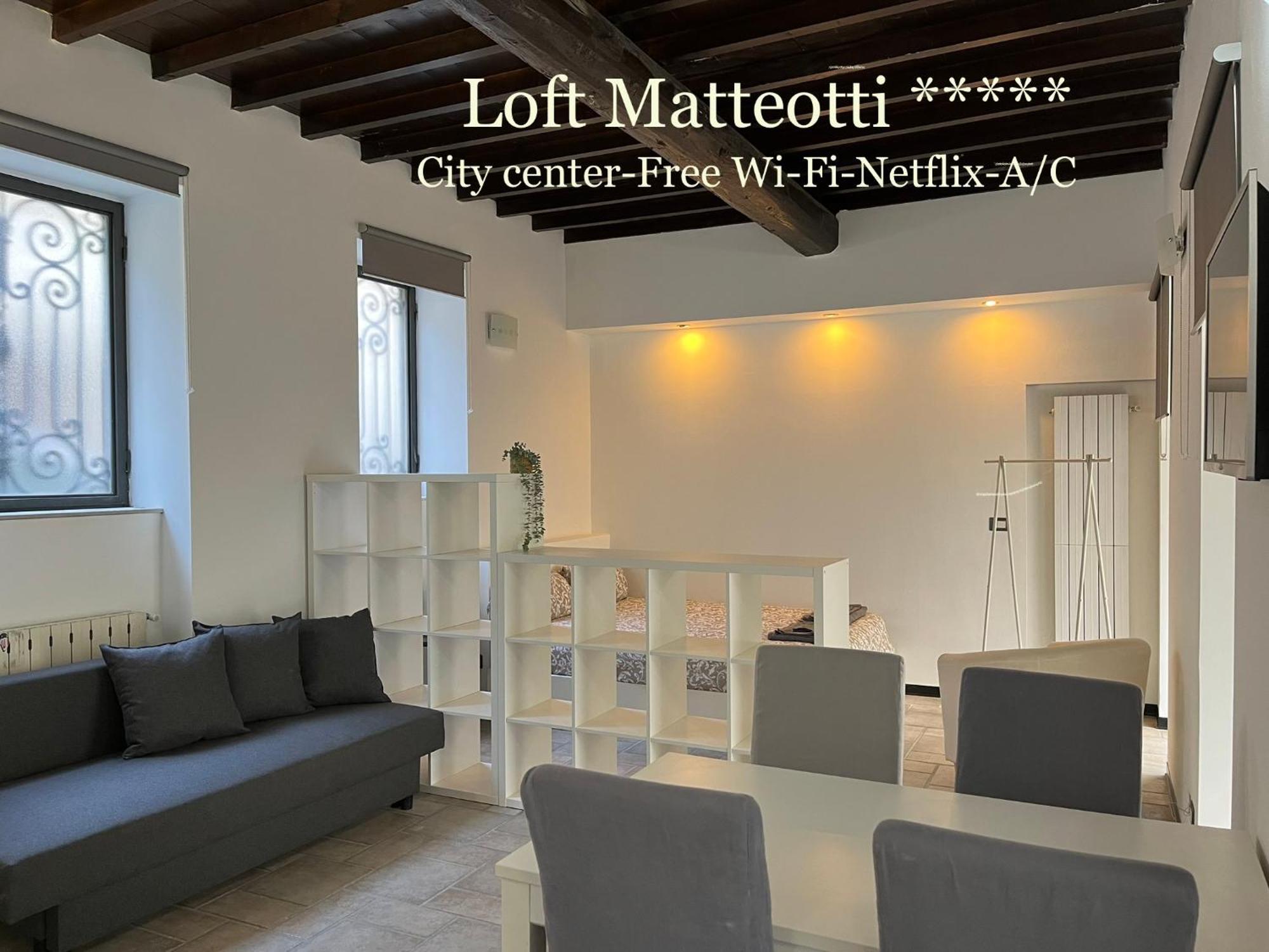 Loft Matteotti - Studio In Centro Busto Arsizio Bagian luar foto