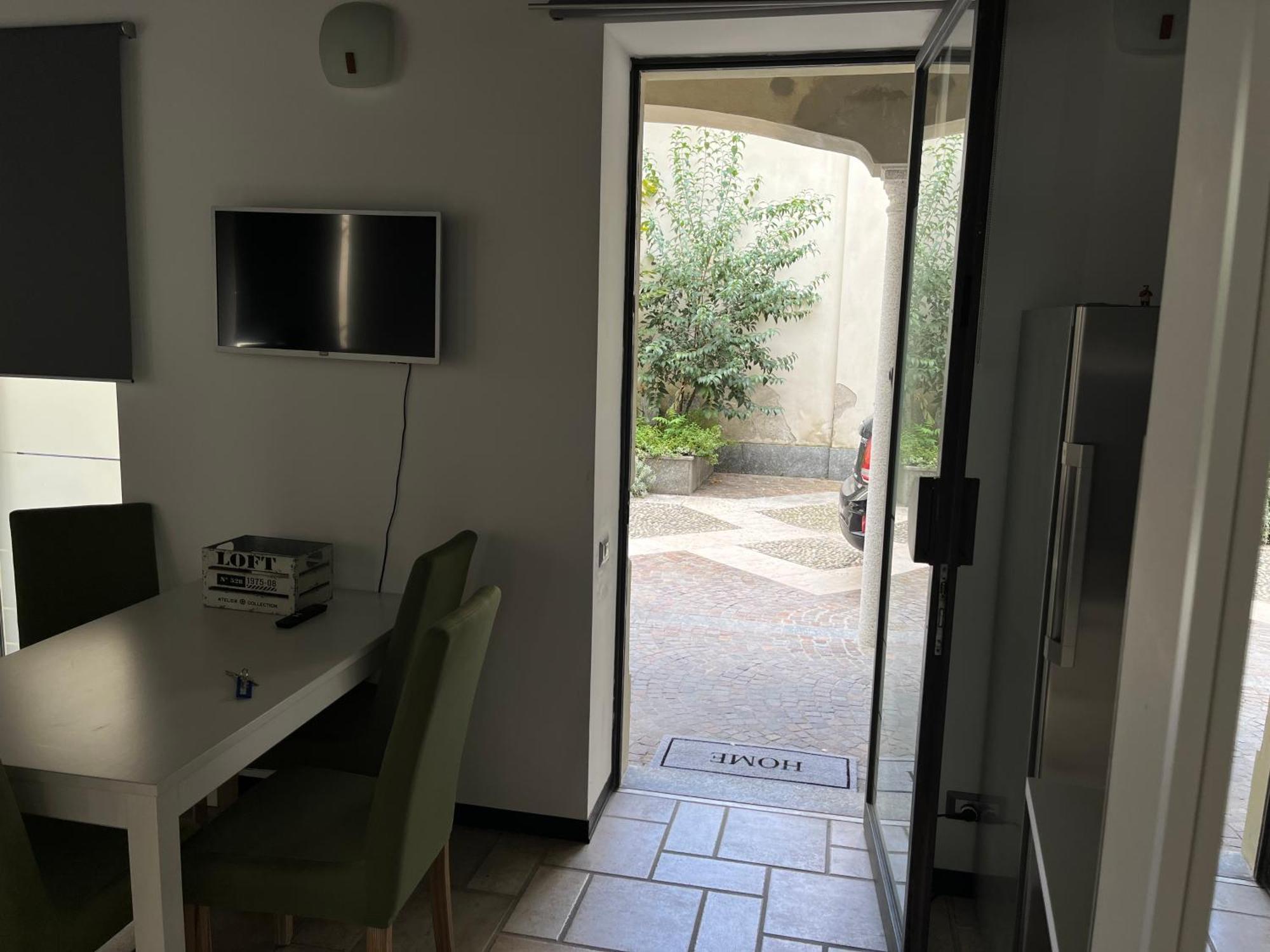 Loft Matteotti - Studio In Centro Busto Arsizio Bagian luar foto